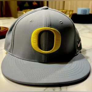 University of Oregon Nike True Dri-Fit Baseball Cap and Key Landyard.